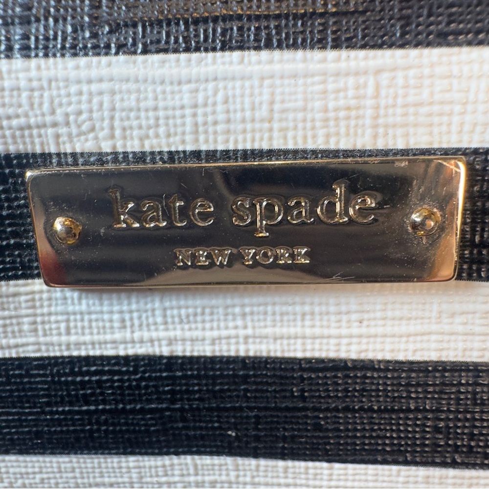 Kate Spade Black and White Striped Laptop/Tablet Sleeve EUC - Picture 7 of 10